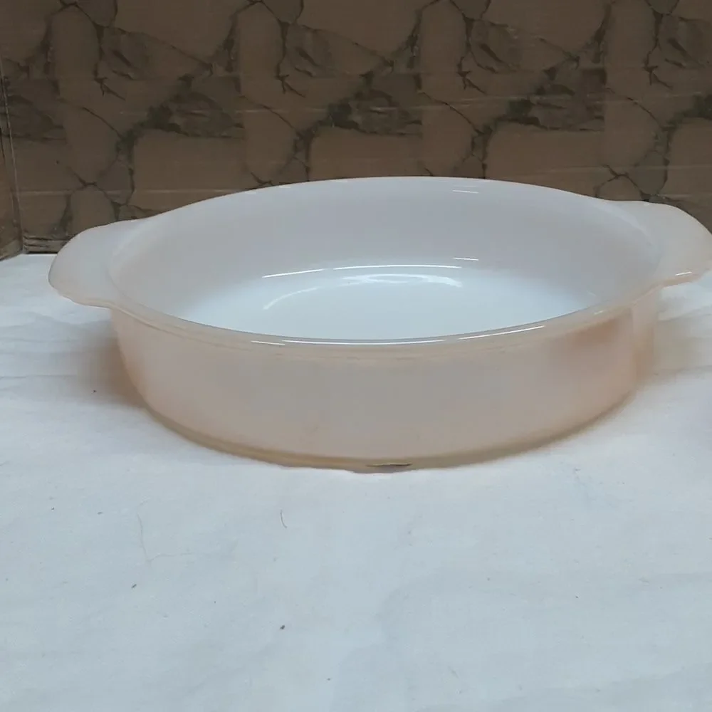 Anchor-Hocking Fire-King Peach‎ Luster casserole - vintage